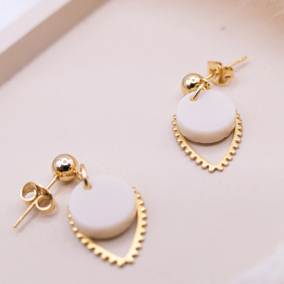 Ohrringe Kreis aus allergikerfreundlichem Edelstahl mit rundem Messinganhänger Boho Ohrring - leichte Ohrringe Geschenk Freundin