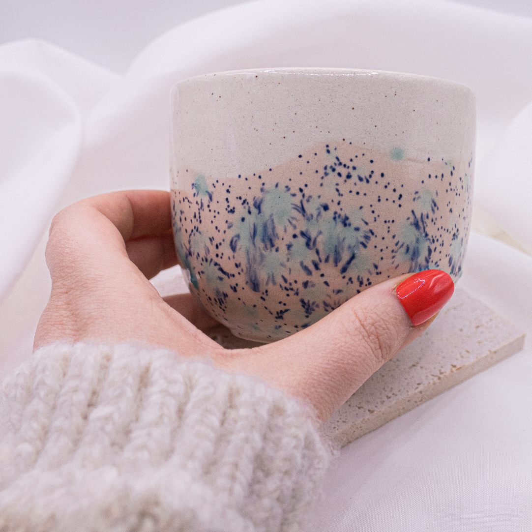 Tasse Sprenkel rosa/beige/hellblau handbemalt - unregelmäßige Punkte Keramikbecher Sprenkel