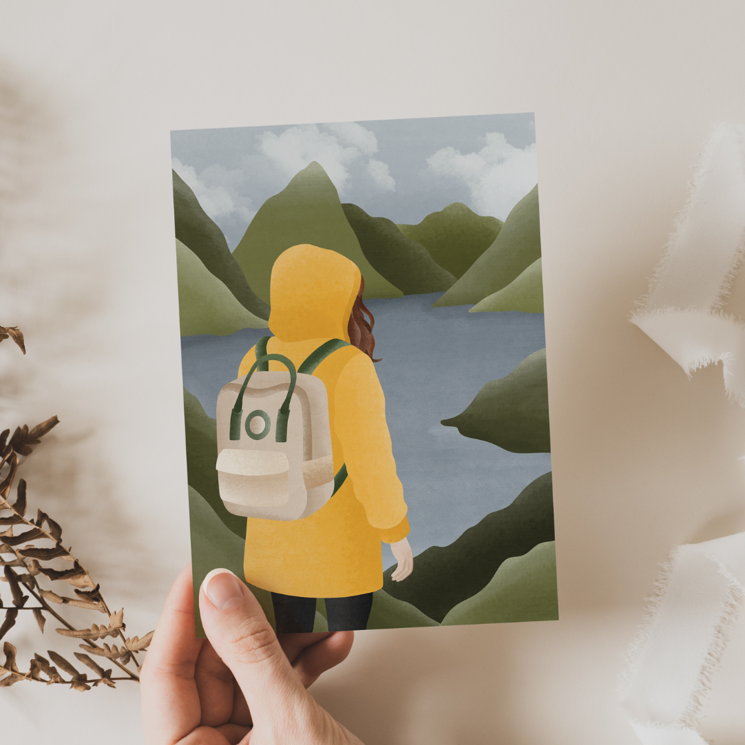 Postkarte Norwegen Fjorde Frau in gelber Regenjacke Karte Reise - Postkarte Norwegischer Fjord