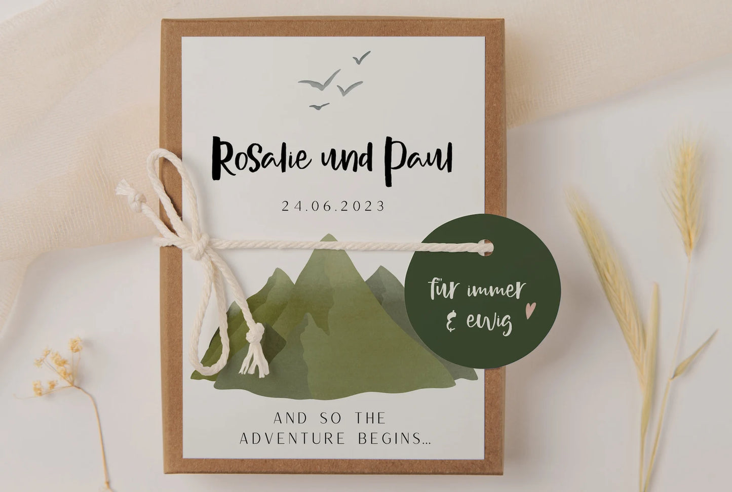Gift box wedding mountains - money gift adventure