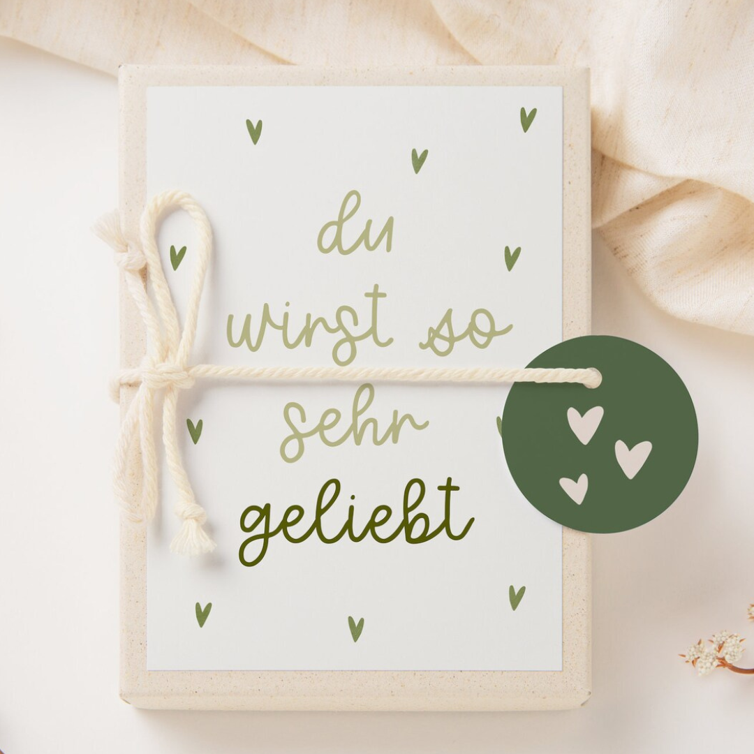 Gift box birth - "you are loved" - green