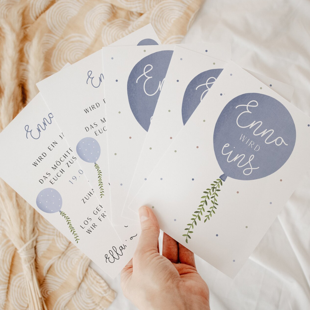 Invitation cards birthday balloon blue