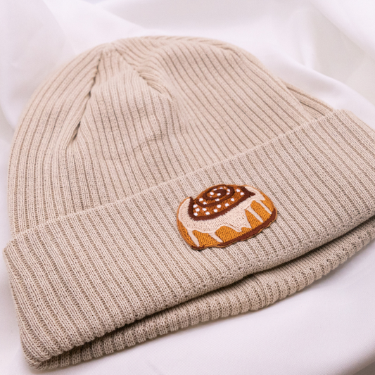 Mütze Zimtschnecke Beanie gestickte Kanelbulle - Schweden Geschenk Wintermütze bunt Skandinavien