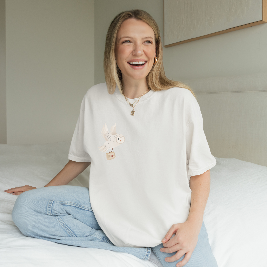 T-Shirt Schneeeule mit Brief BIOBAUMWOLLE Waldtier Eule Shirt - Geschenk Lesen Magie