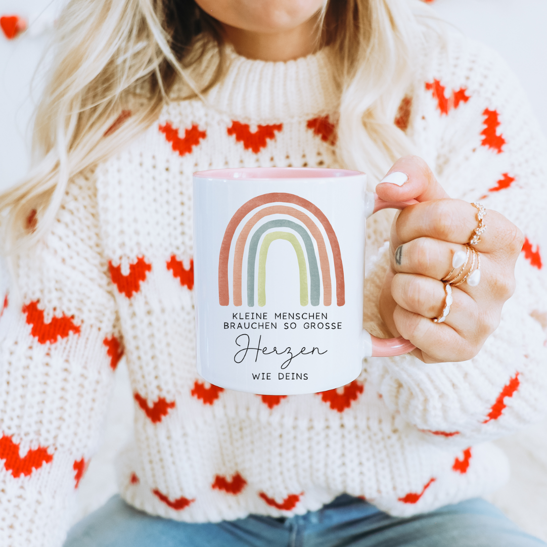 Tasse Erzieherin Regenbogen "Kleine Menschen brauchen große Herzen" - Geschenk Lehrerin