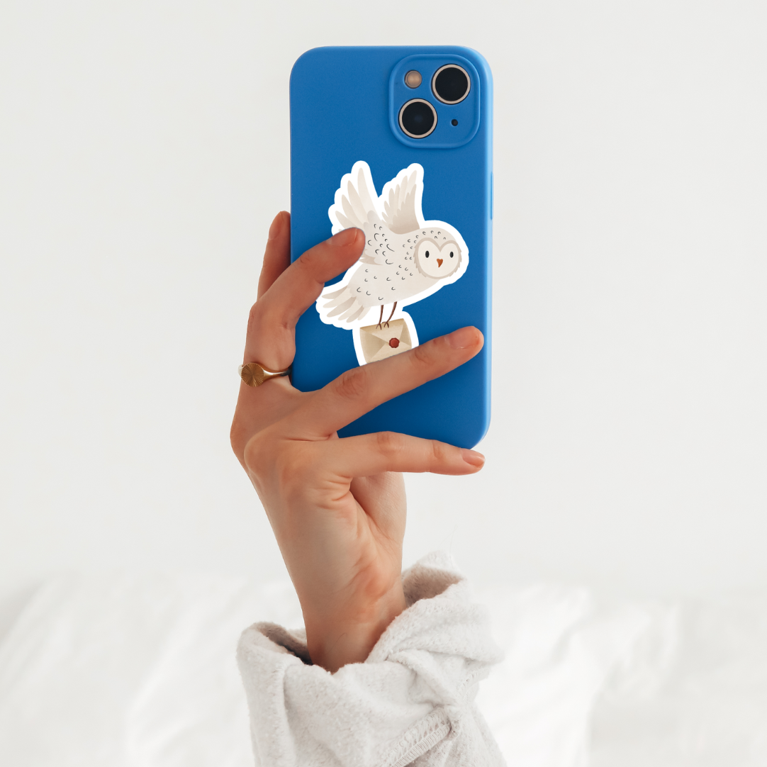 Sticker Eule Vinyl Aufkleber Schneeeule mit Brief - Aufkleber Wasserflasche - Lesen Magie Geschenk Eule wasserdichter Aufkleber Tier