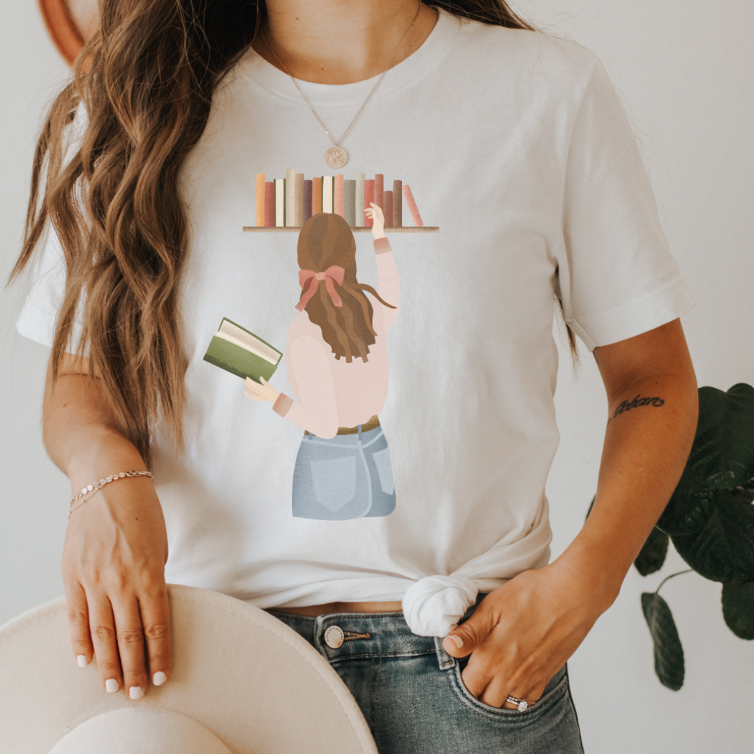 T-Shirt Girl at the Bookstore - BIOBAUMWOLLE Buch Lesen Booklover Shirt