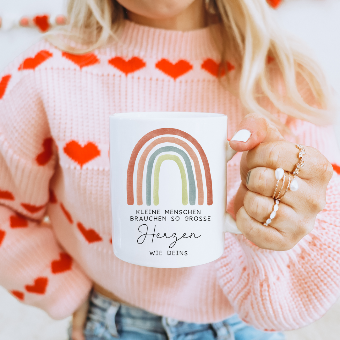 Tasse Erzieherin Regenbogen "Kleine Menschen brauchen große Herzen" - Geschenk Lehrerin