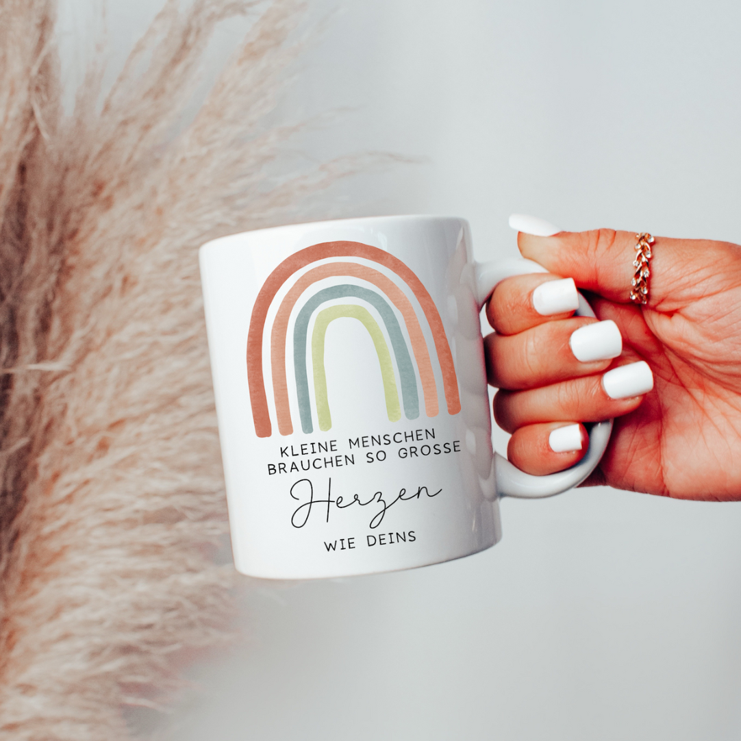 Tasse Erzieherin Regenbogen "Kleine Menschen brauchen große Herzen" - Geschenk Lehrerin