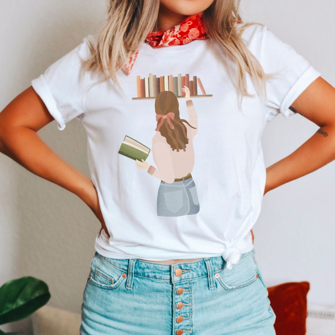 T-Shirt Girl at the Bookstore - BIOBAUMWOLLE Buch Lesen Booklover Shirt