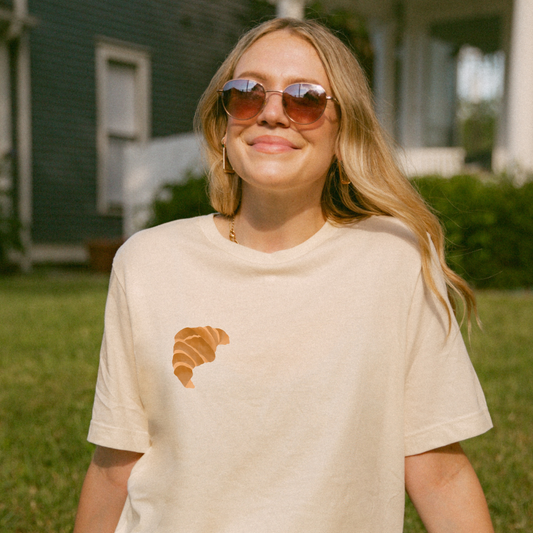 T-Shirt Croissant Gebäck - BIOBAUMWOLLE Süßes Croissant Shirt Geschenk