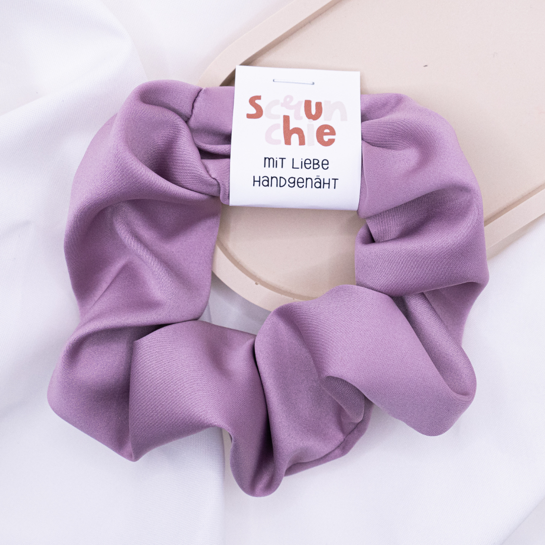 Scrunchie Satin lila Haarband lavendel - handgenähter Haargummi glänzend