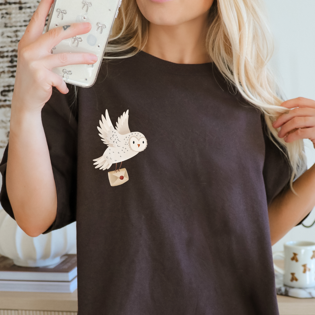 T-Shirt Schneeeule mit Brief BIOBAUMWOLLE Waldtier Eule Shirt - Geschenk Lesen Magie