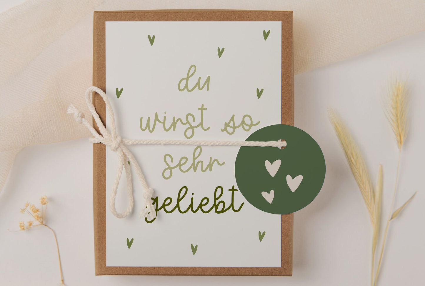 Gift box birth - "you are loved" - green